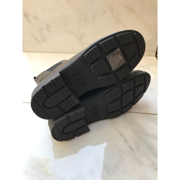 $150 UGG Women's Harrison Chelsea Fashion Boot, Black Leather, 10 - Picture 7 of 8